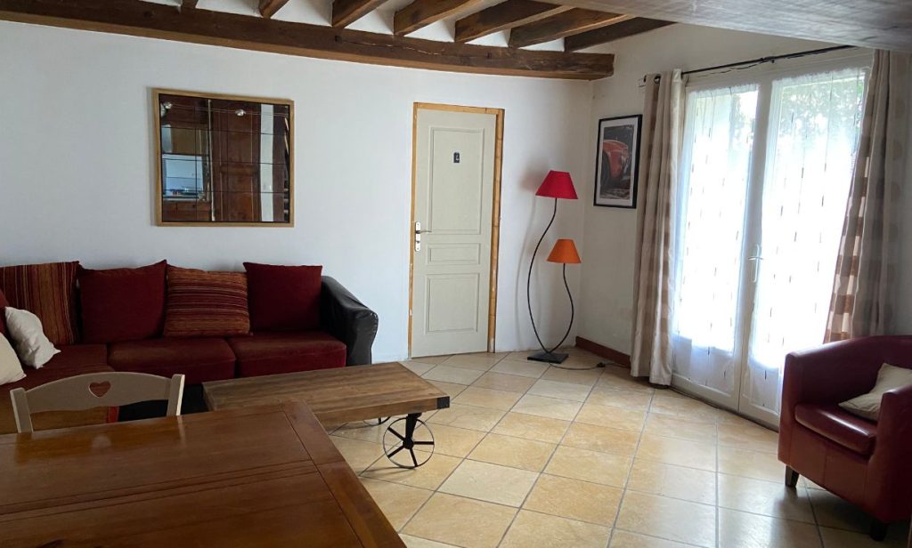 Maison meublé 4 chambres location à la semaine pour personnel EDF situé à 1 km de Centrale de Dampierre en Burly LOIRET 45
