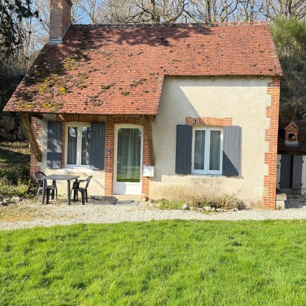 Gîte meublé 1 chambre location à la semaine pour personnel EDF situé à 1 km de Centrale de Dampierre en Burly LOIRET 45
