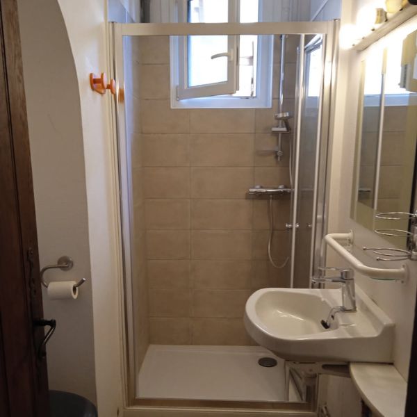 Maison meublé 4 chambres location à la semaine pour personnel EDF situé à 1 km de Centrale de Dampierre en Burly LOIRET 45