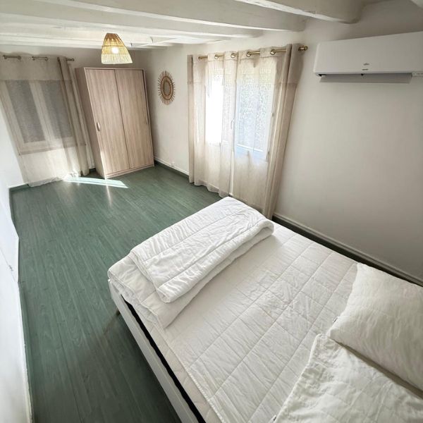 Maison meublée 4 chambres + mezzanine en location à la semaine pour personnel EDF situé à 1 km de Centrale de Dampierre en Burly LOIRET 45