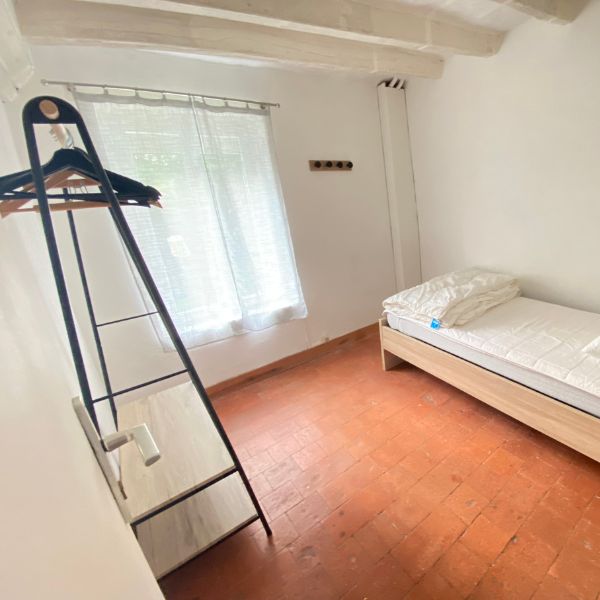 Maison meublée 4 chambres + mezzanine en location à la semaine pour personnel EDF situé à 1 km de Centrale de Dampierre en Burly LOIRET 45