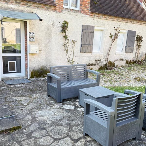 Maison meublée 4 chambres + mezzanine en location à la semaine pour personnel EDF situé à 1 km de Centrale de Dampierre en Burly LOIRET 45